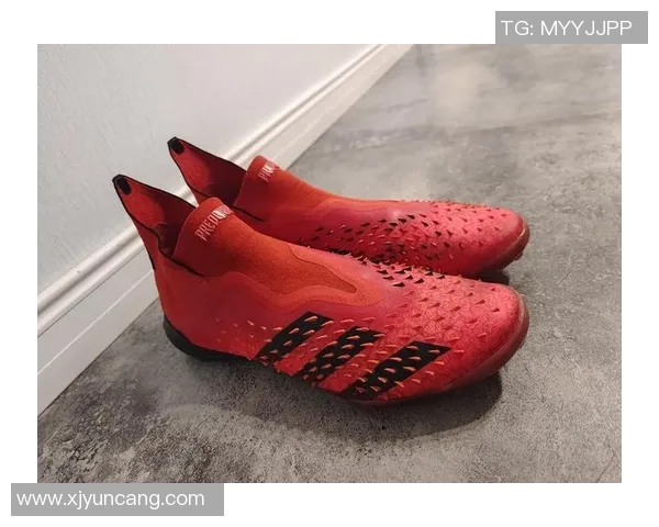 阿迪达斯猎鹰足球鞋助你在球场上飞翔尽显速度与灵动魅力 阿迪达斯猎鹰足球鞋助你在球场上飞翔尽显速度与灵动魅力